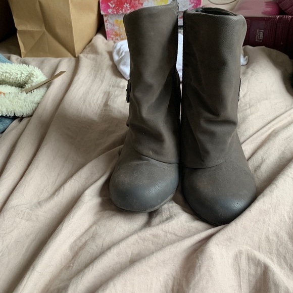 Grey ankle booties - Picture 2 of 4